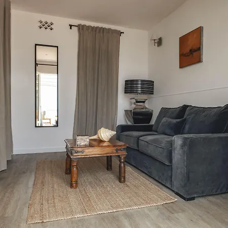 Cavaliere Surplage 3* 르 라방두