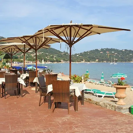 Cavaliere Surplage 호텔 르 라방두